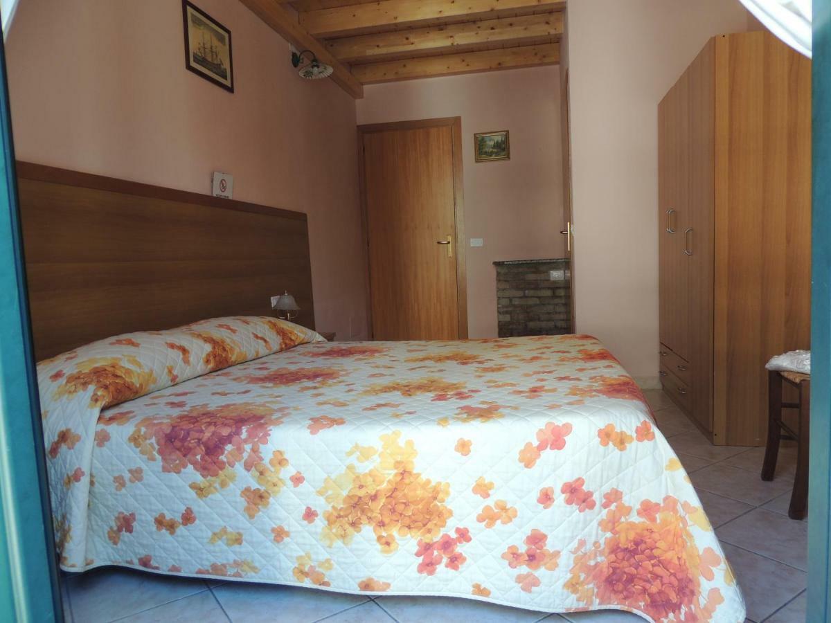 Bed and Breakfast La Marina Кальяри Экстерьер фото