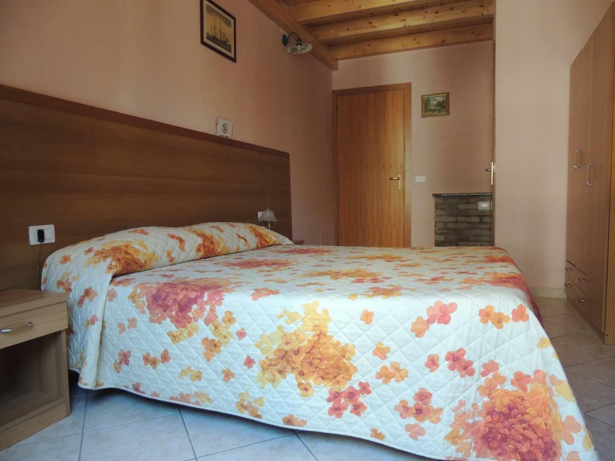 Bed and Breakfast La Marina Кальяри Экстерьер фото