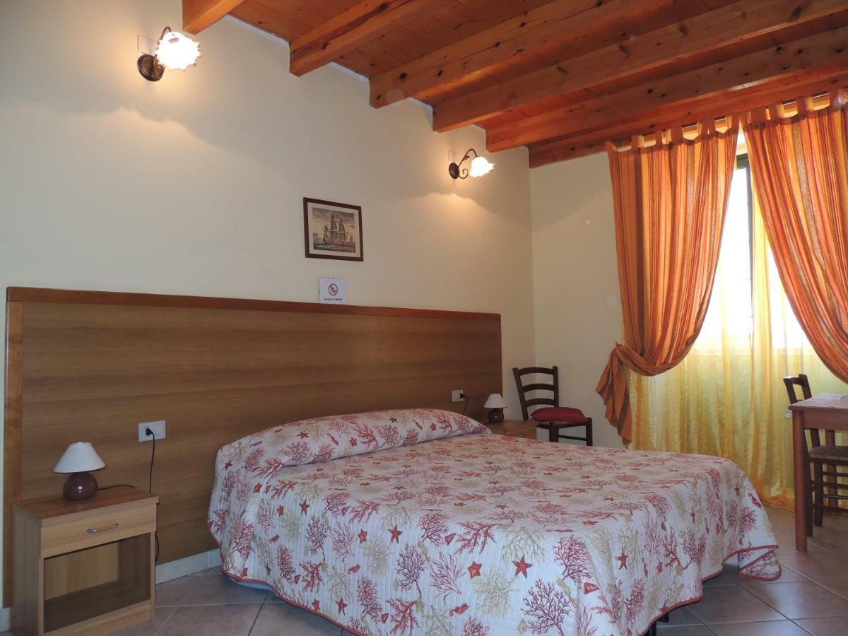 Bed and Breakfast La Marina Кальяри Экстерьер фото