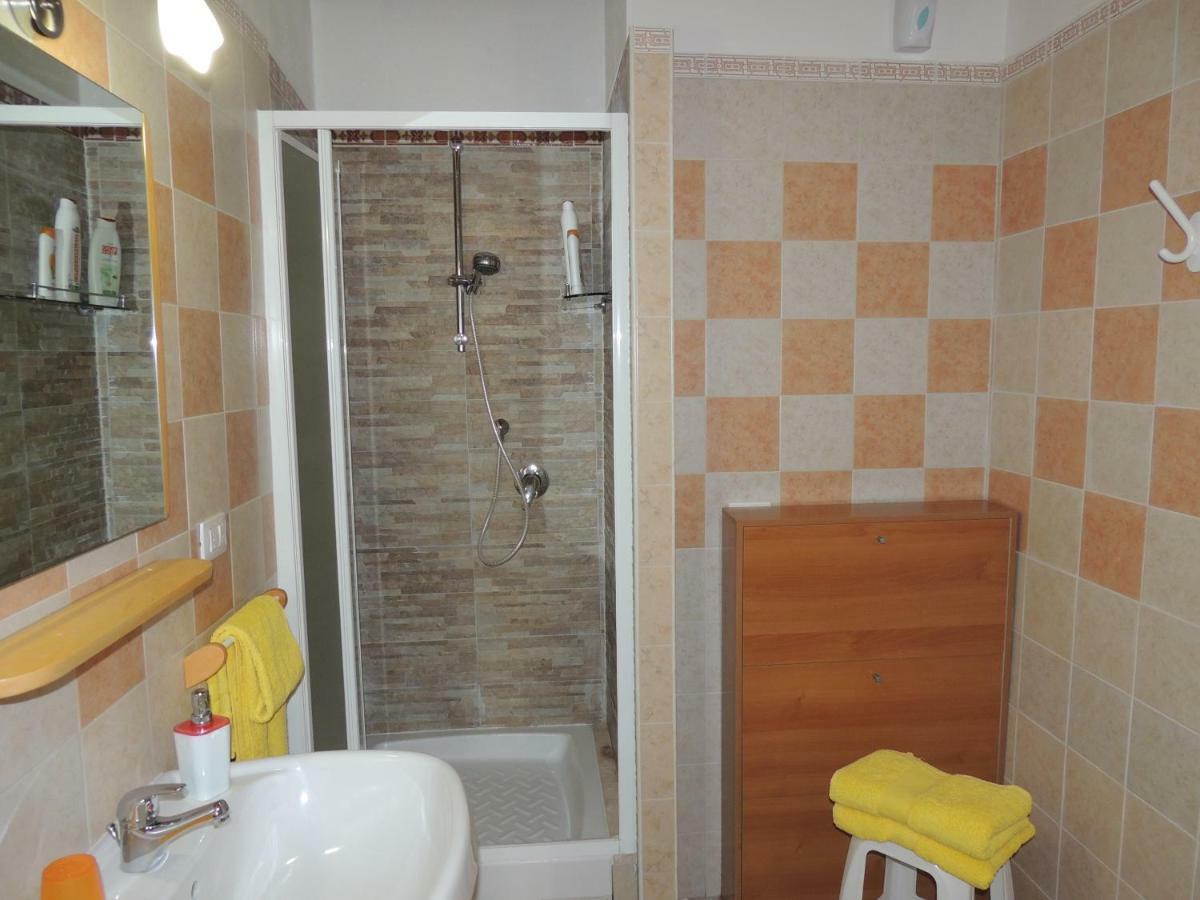 Bed and Breakfast La Marina Кальяри Экстерьер фото