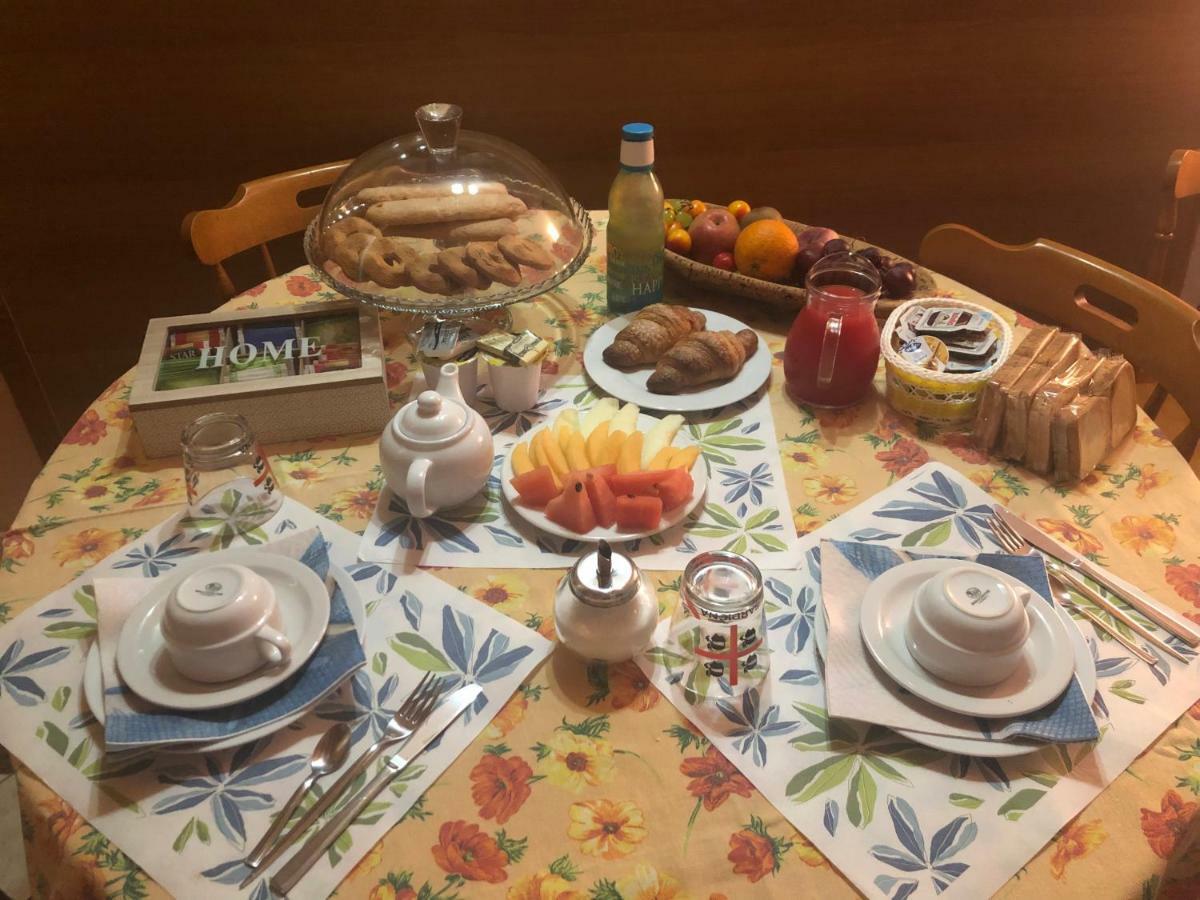 Bed and Breakfast La Marina Кальяри Экстерьер фото