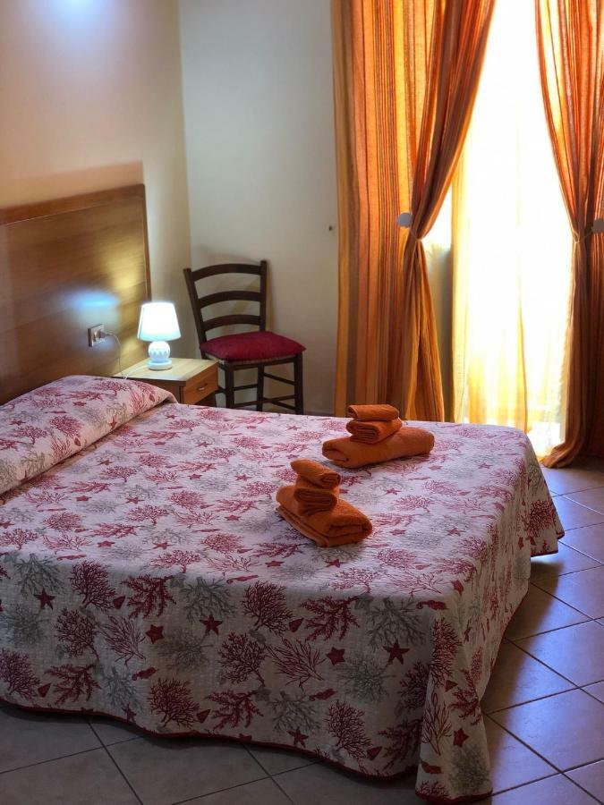 Bed and Breakfast La Marina Кальяри Экстерьер фото